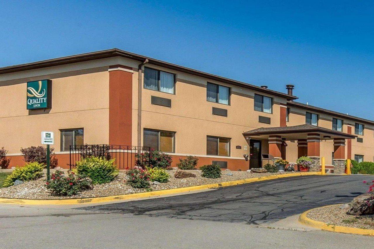 Quality Inn At Collins Road - Cedar Rapids Dış mekan fotoğraf