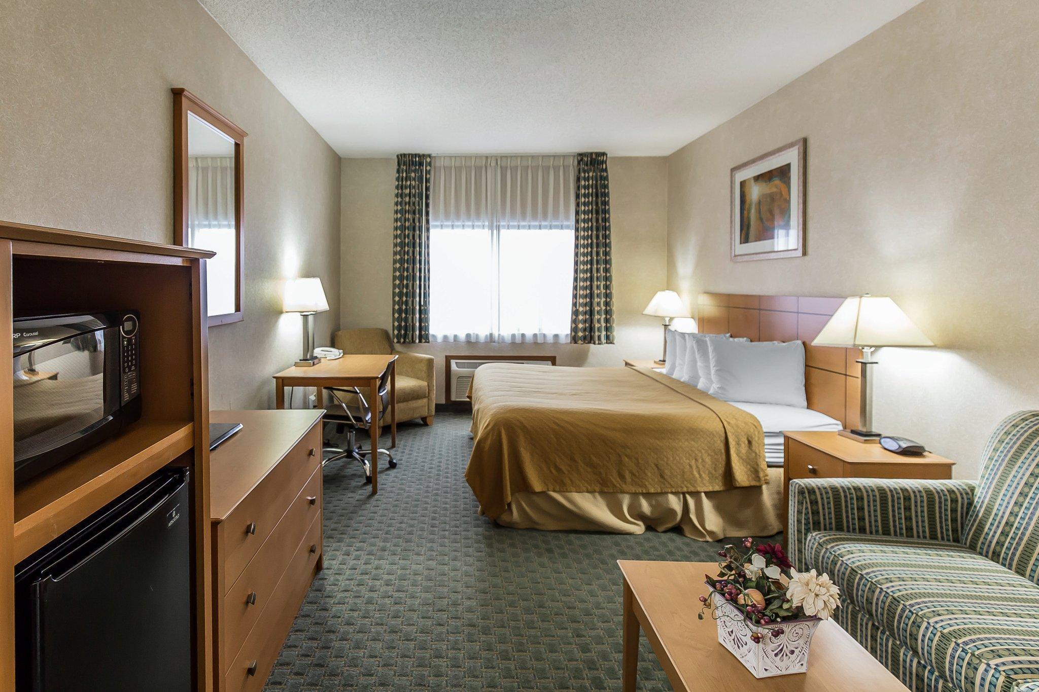 Quality Inn At Collins Road - Cedar Rapids Dış mekan fotoğraf