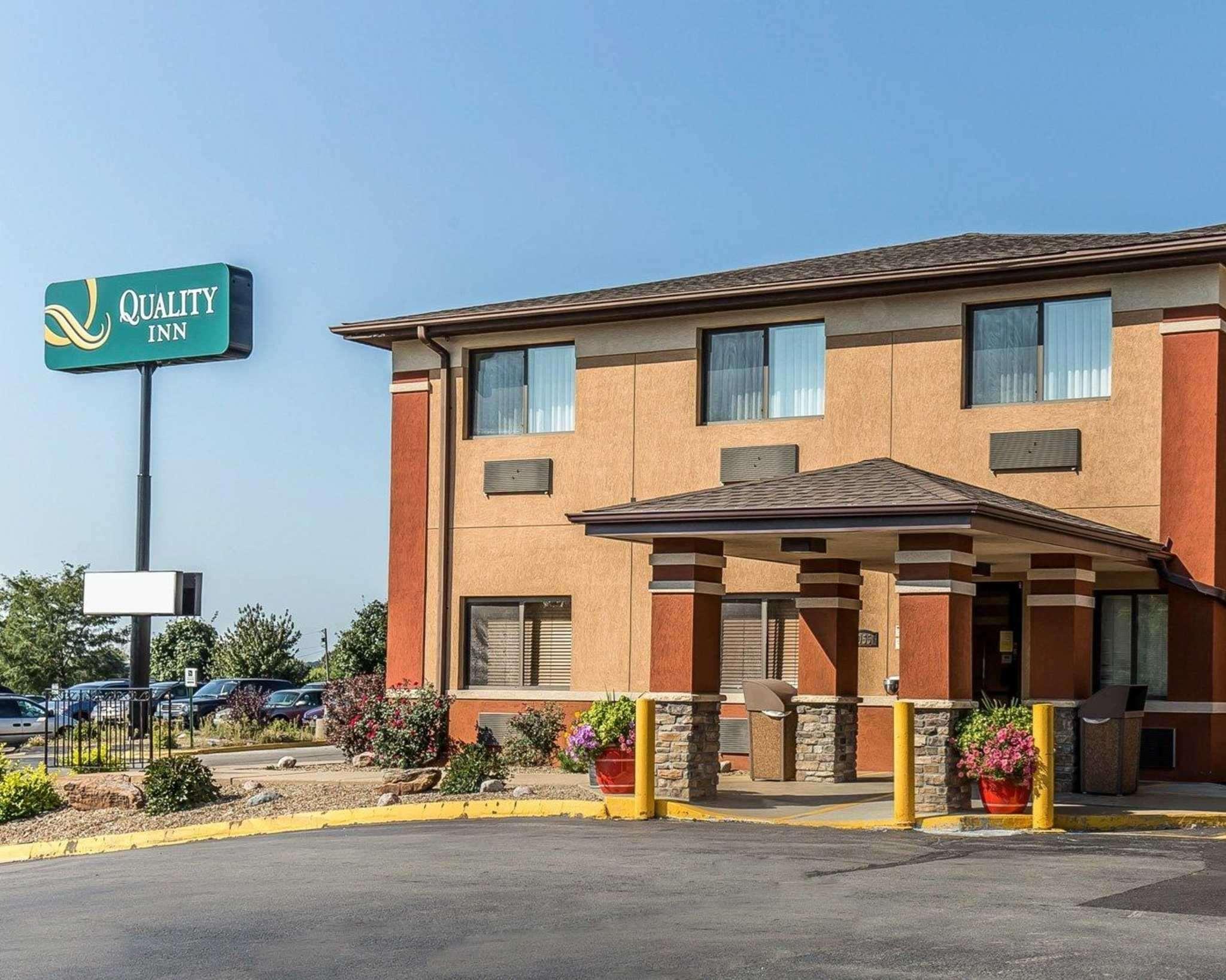Quality Inn At Collins Road - Cedar Rapids Dış mekan fotoğraf