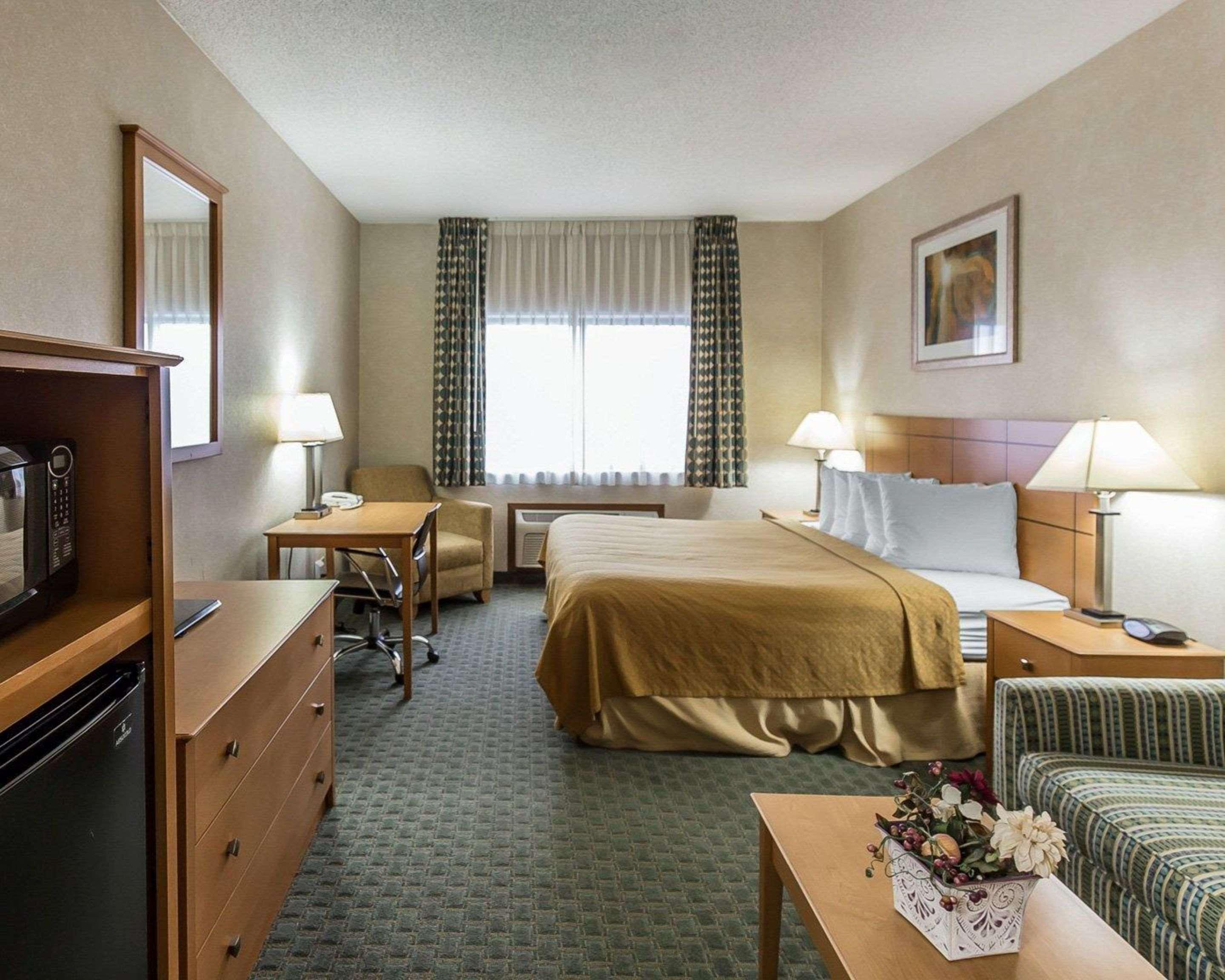 Quality Inn At Collins Road - Cedar Rapids Dış mekan fotoğraf