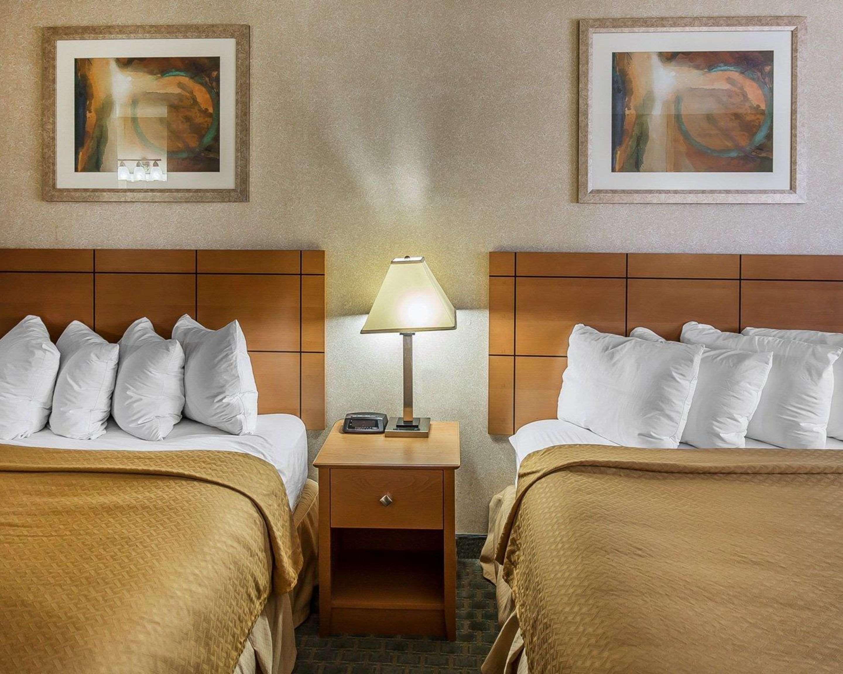 Quality Inn At Collins Road - Cedar Rapids Dış mekan fotoğraf
