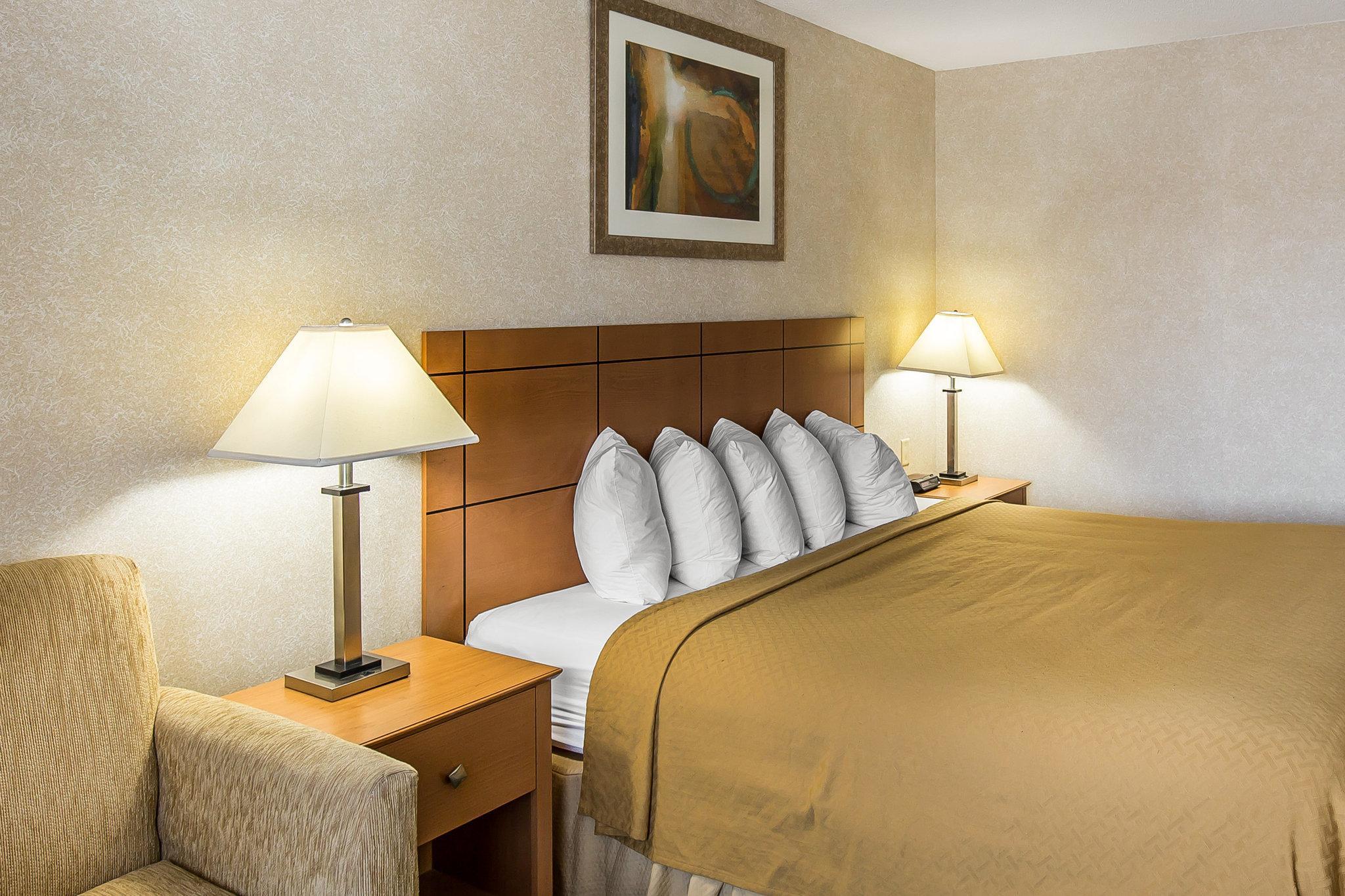 Quality Inn At Collins Road - Cedar Rapids Dış mekan fotoğraf