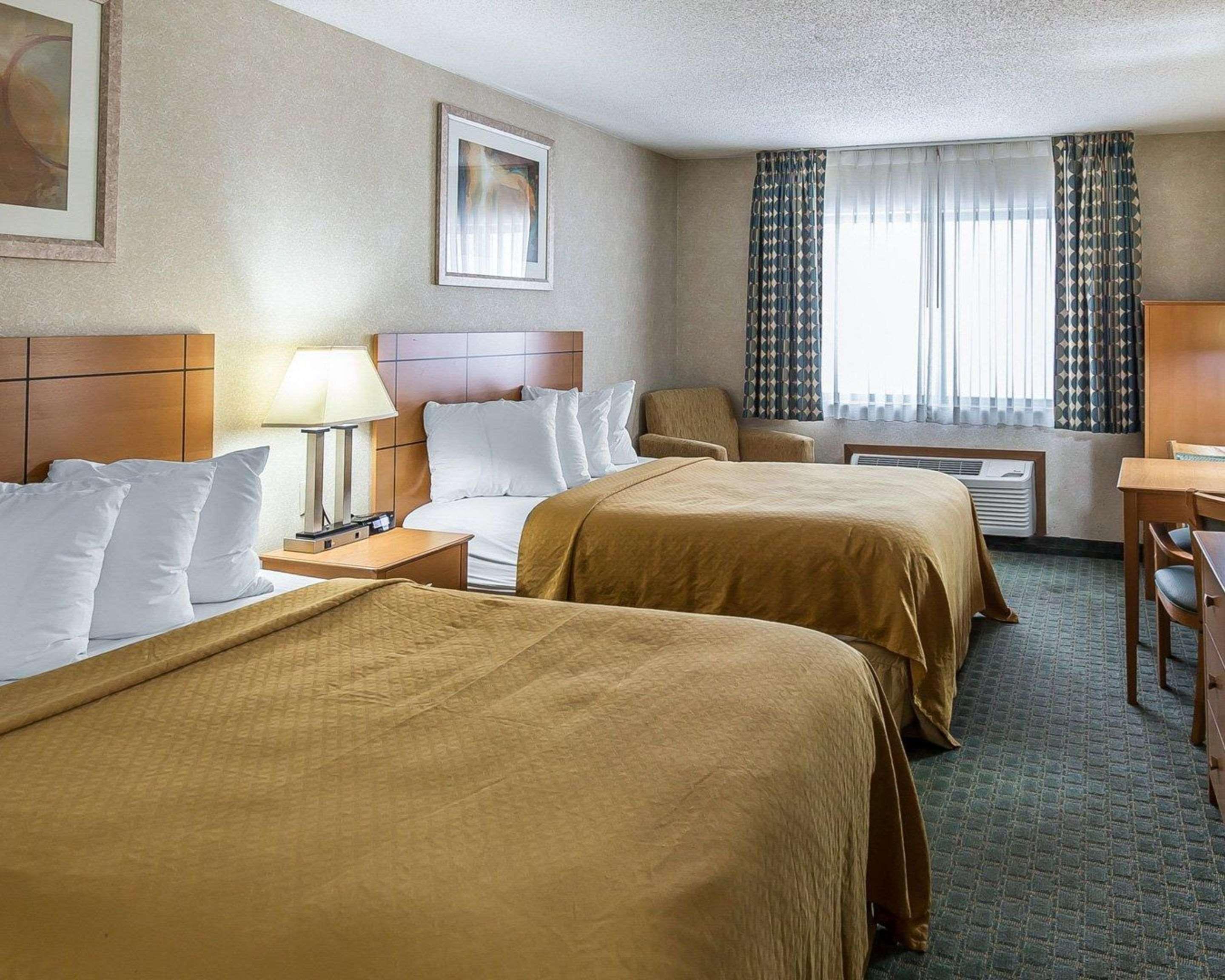 Quality Inn At Collins Road - Cedar Rapids Dış mekan fotoğraf