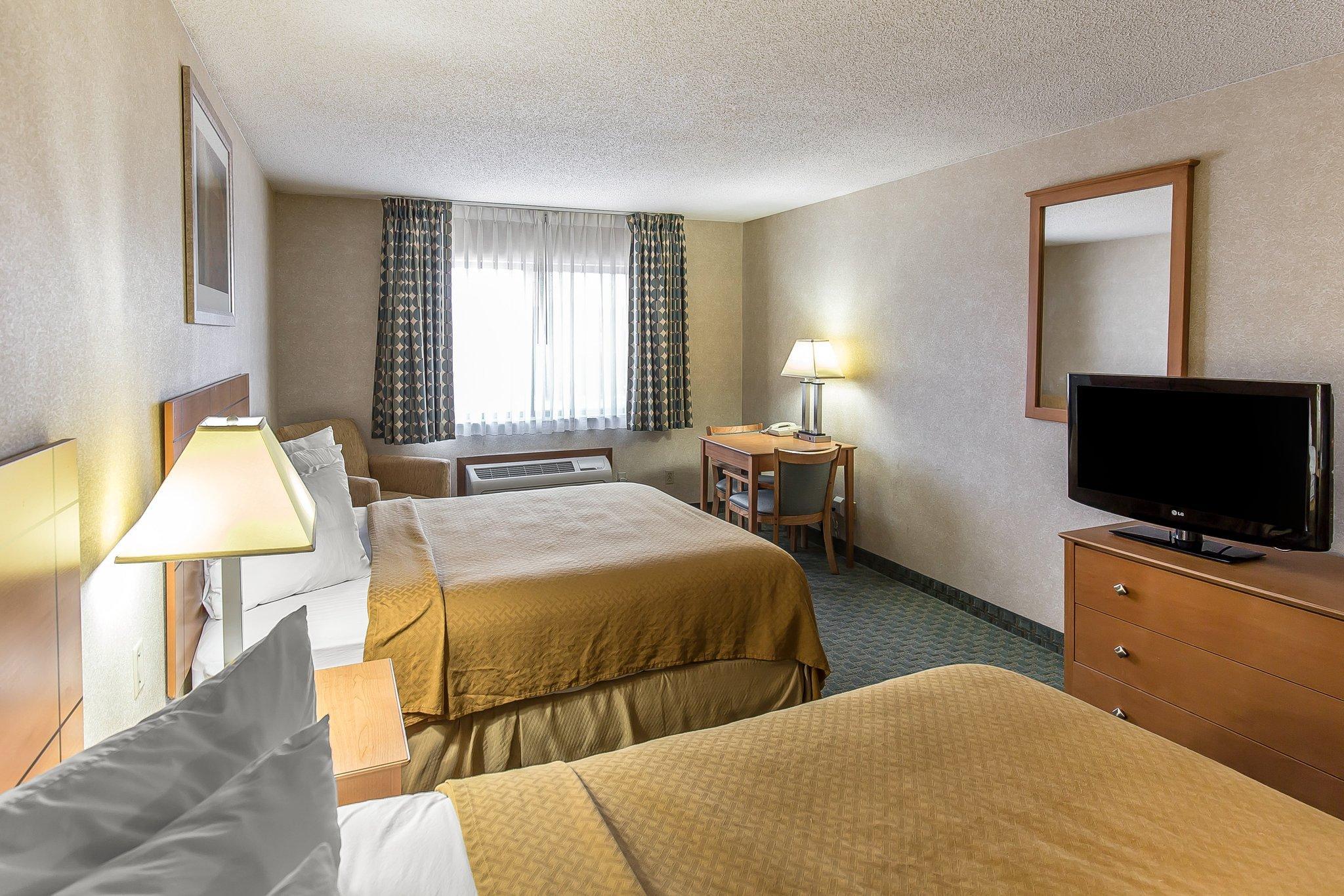 Quality Inn At Collins Road - Cedar Rapids Dış mekan fotoğraf