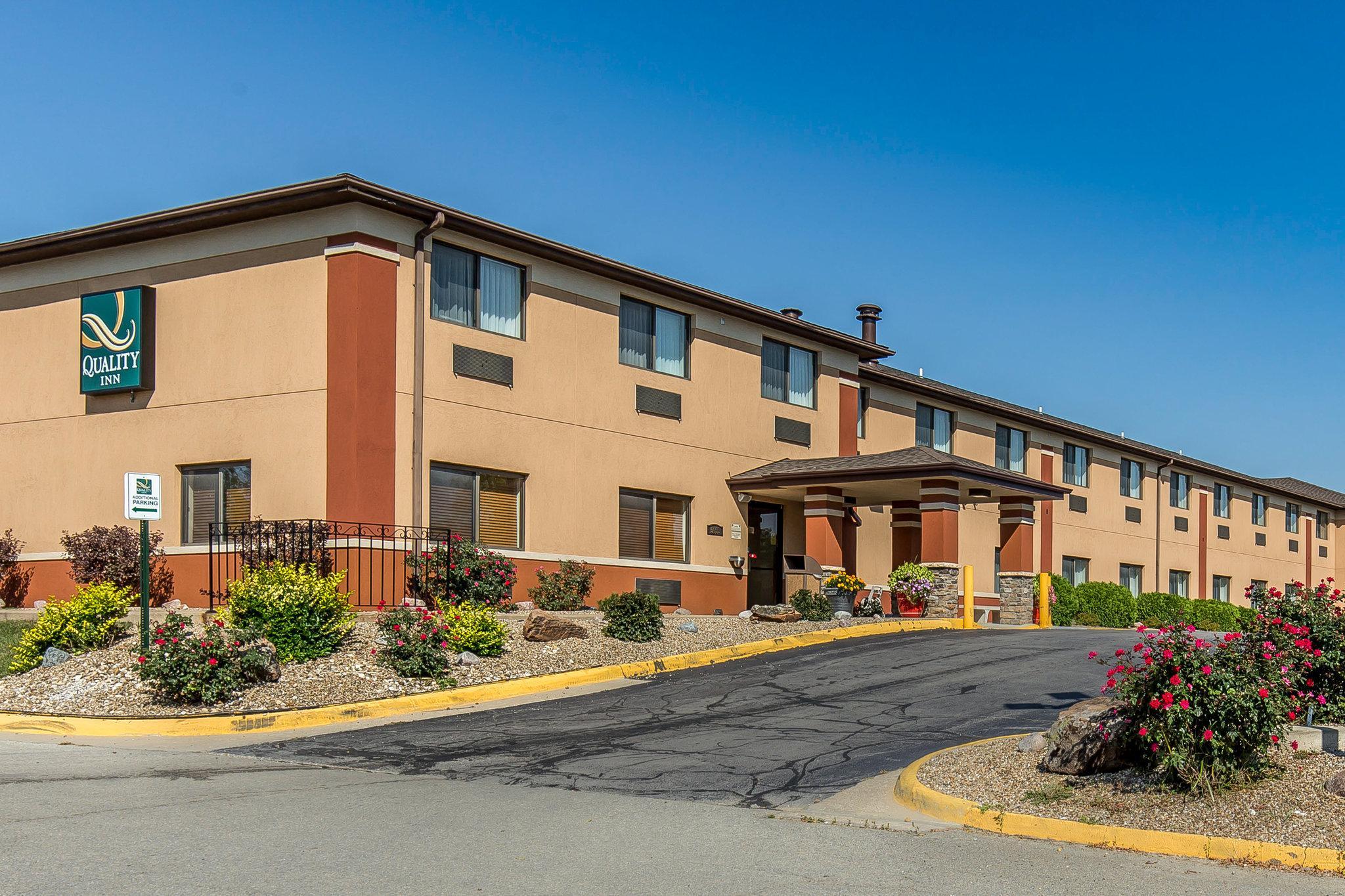 Quality Inn At Collins Road - Cedar Rapids Dış mekan fotoğraf