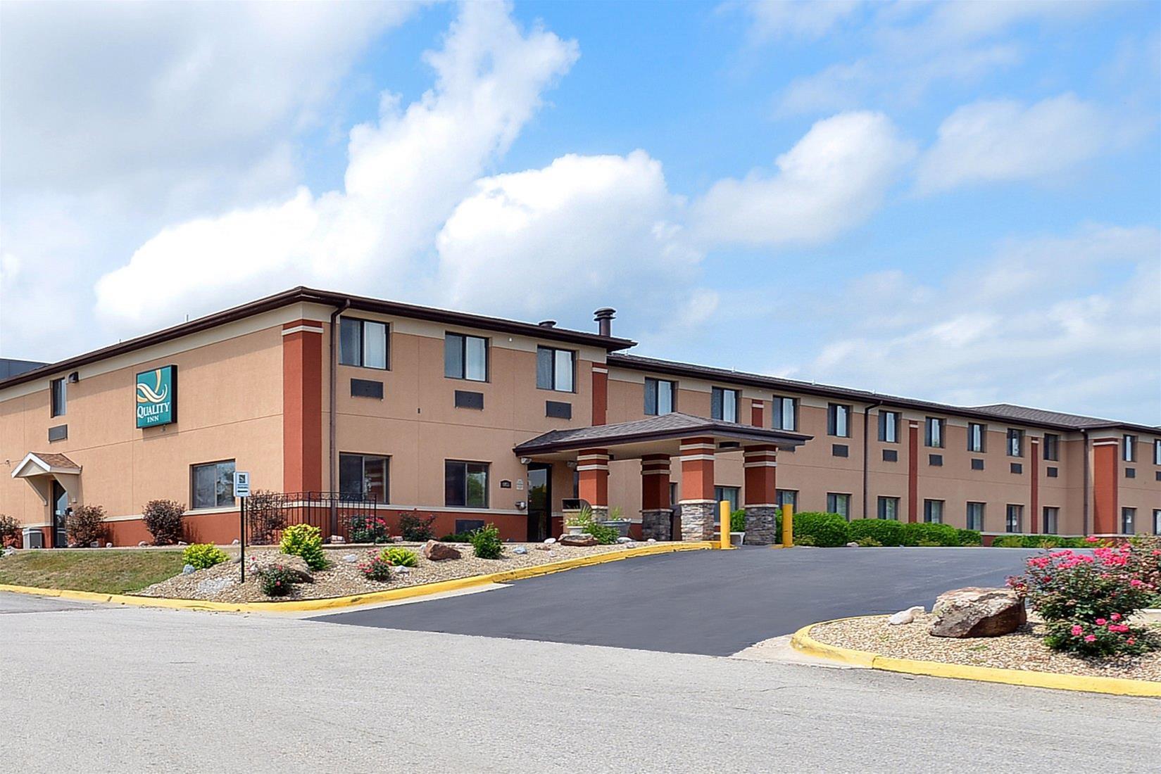 Quality Inn At Collins Road - Cedar Rapids Dış mekan fotoğraf