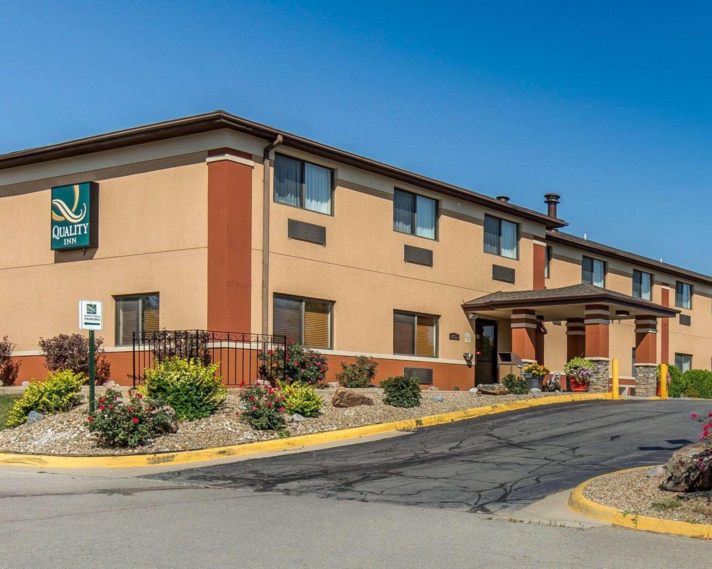 Quality Inn At Collins Road - Cedar Rapids Dış mekan fotoğraf