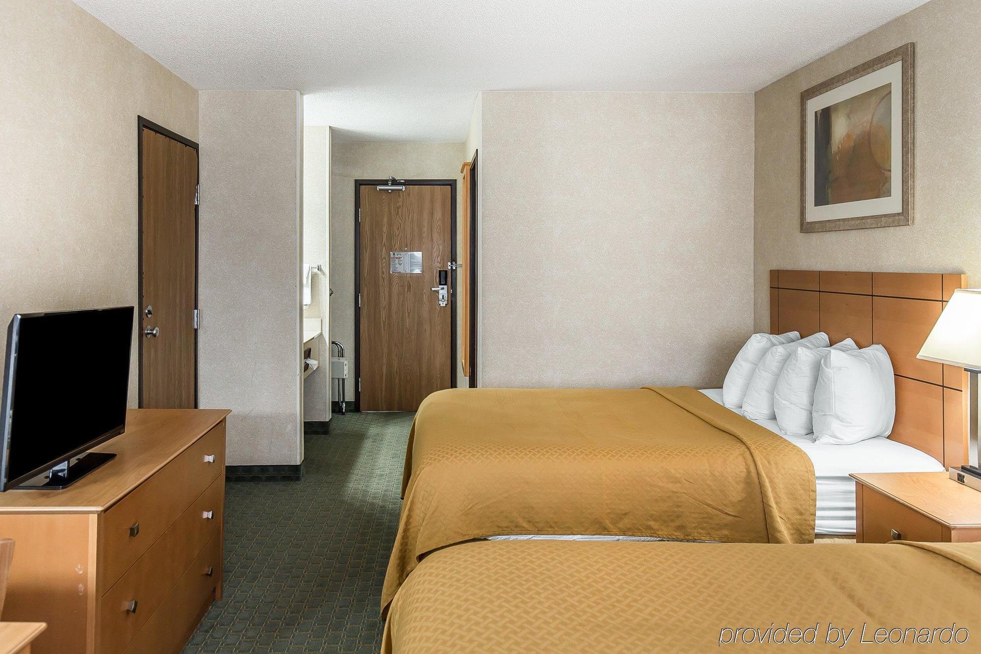 Quality Inn At Collins Road - Cedar Rapids Dış mekan fotoğraf
