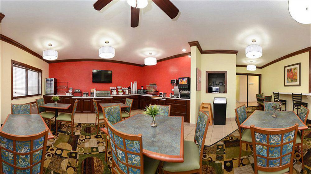 Quality Inn At Collins Road - Cedar Rapids Dış mekan fotoğraf